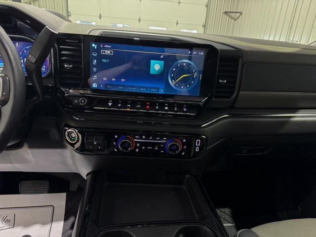 Used 2025 Chevrolet Silverado 2500 ZR2 w/ Technology Package AWD/4WD image 15
