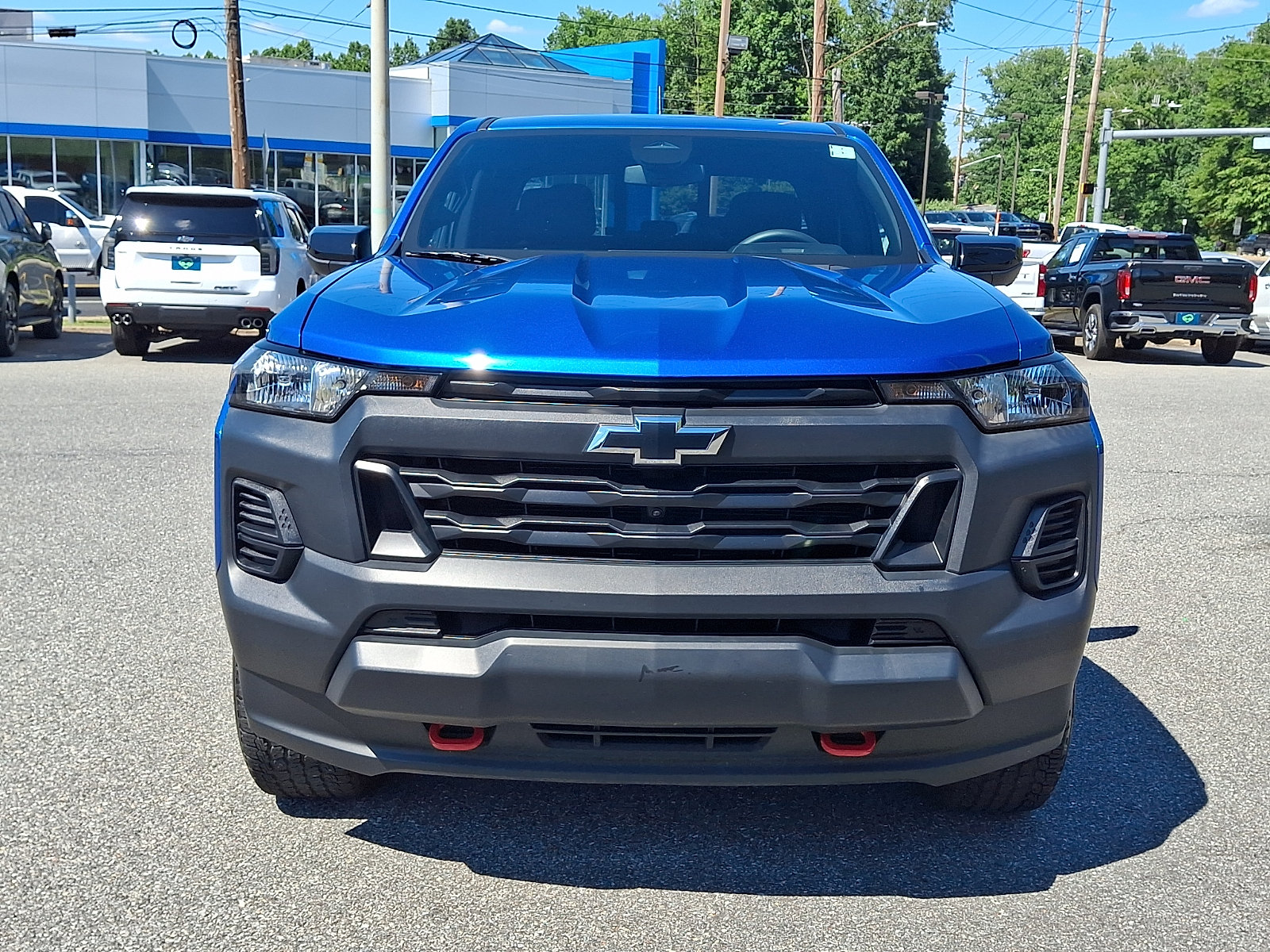 Used 2023 Chevrolet Colorado W/T w/ Technology Package AWD/4WD image 2