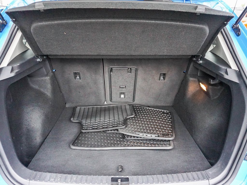 Used 2022 Volkswagen Taos SEL image 25