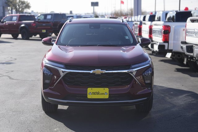 Used 2025 Chevrolet Trax LT w/ Driver Confidence Package image 3