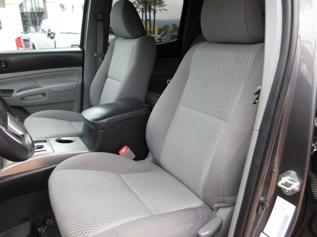 Used 2015 Toyota Tacoma PreRunner w/ SR5 Package RWD image 11