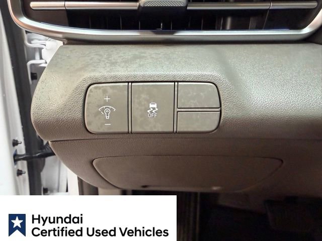 Used 2025 Hyundai Elantra SEL FWD image 21