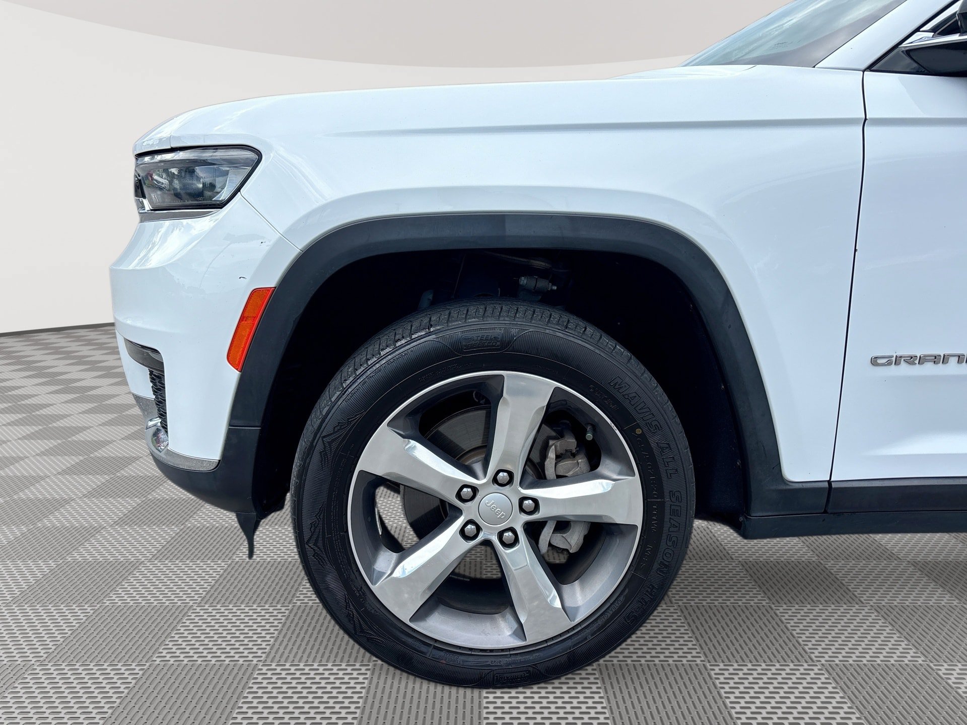 Used 2021 Jeep Grand Cherokee L Limited AWD/4WD image 19