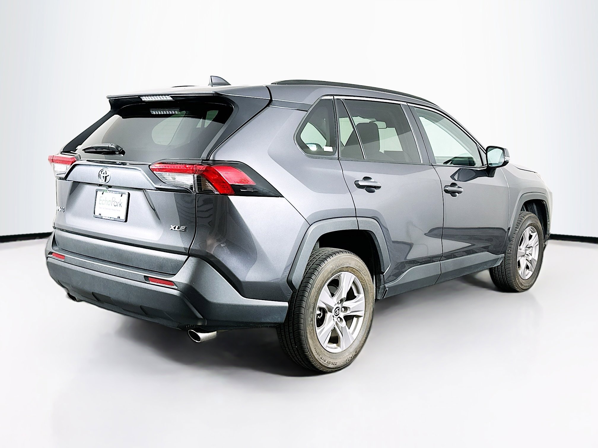 Used 2025 Toyota RAV4 XLE FWD image 9