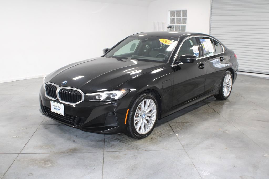 Used 2024 BMW 330e image 4