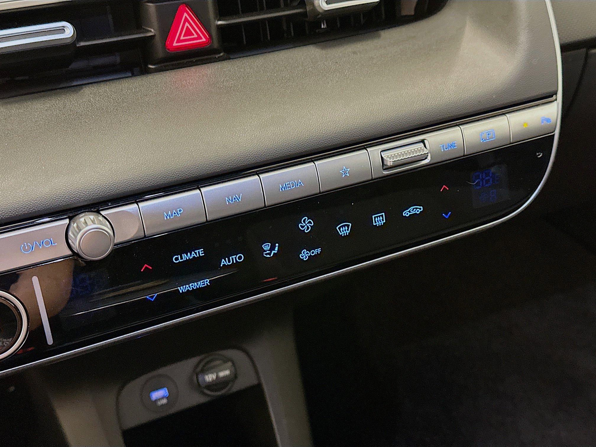 Used 2024 Hyundai Ioniq 5 SE image 24