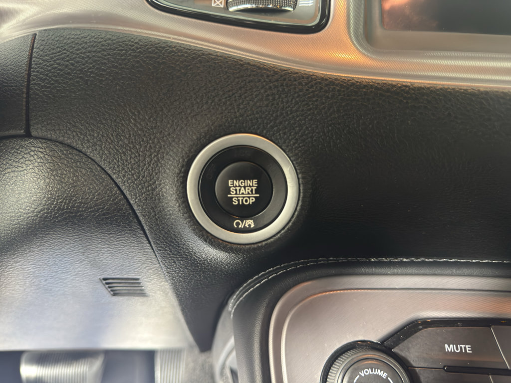 Used 2023 Dodge Challenger SXT RWD image 18