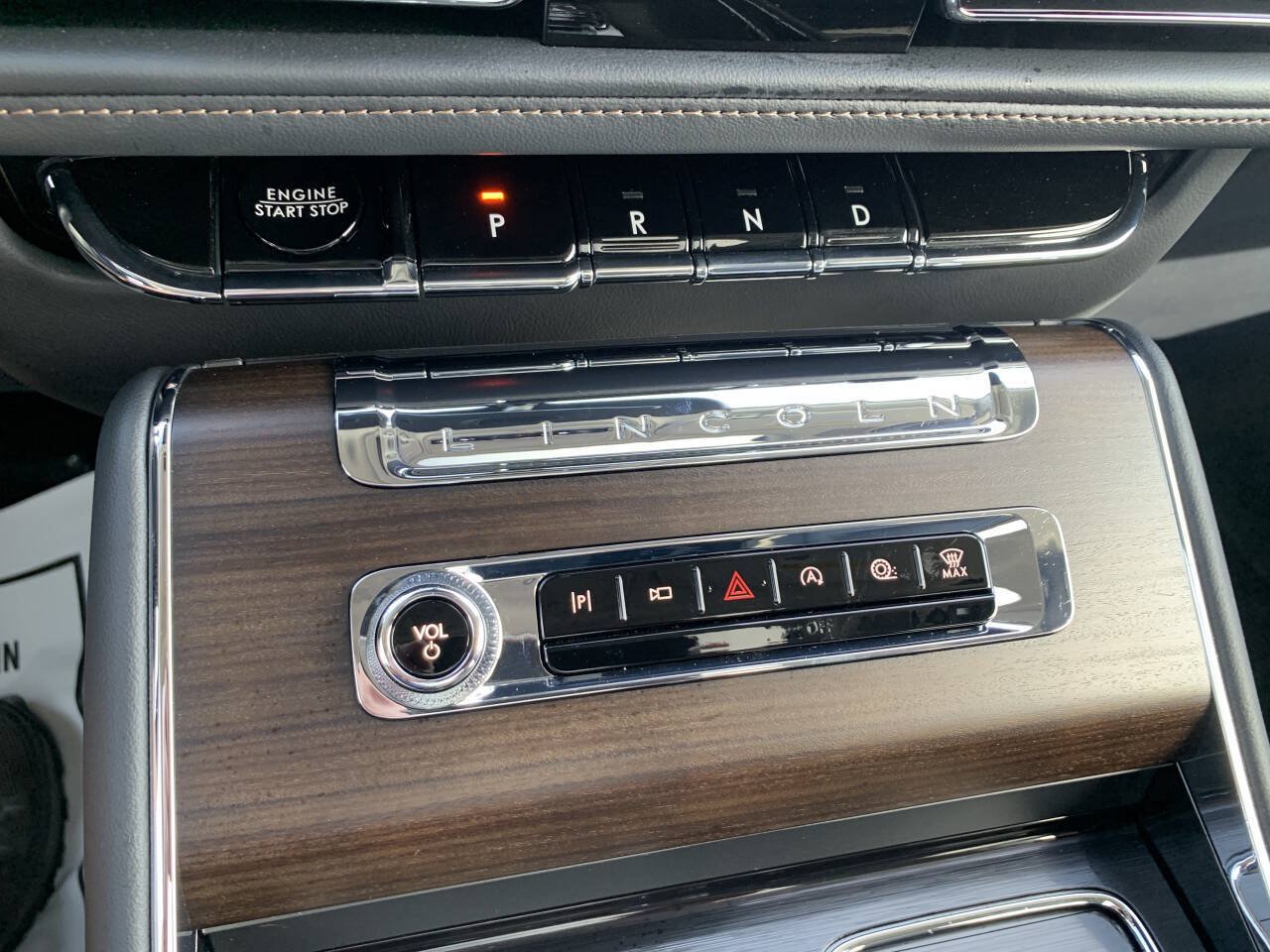 Used 2025 Lincoln Aviator Reserve w/ Luxury Package AWD/4WD image 18