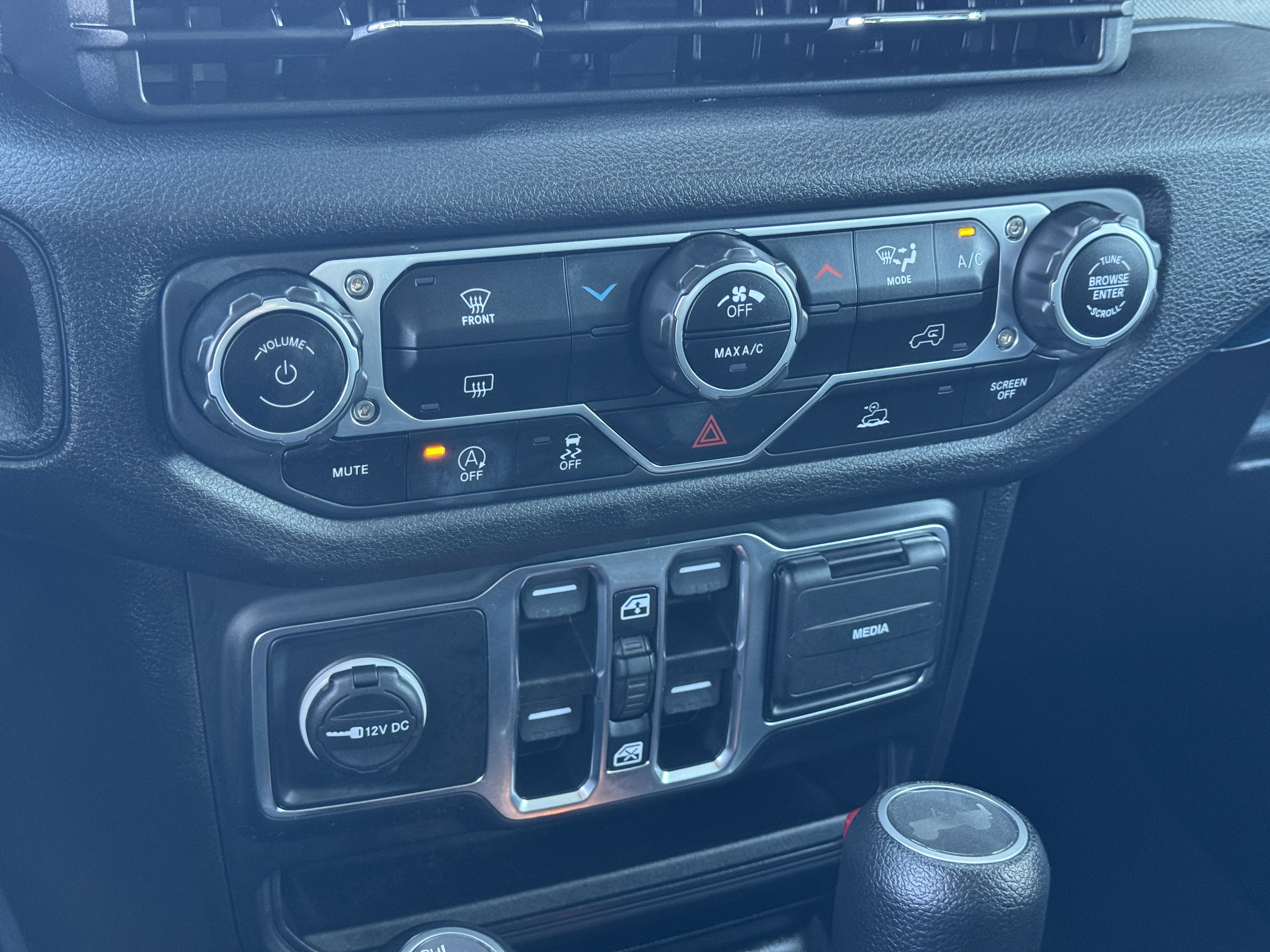 Used 2024 Jeep Wrangler Unlimited Sport AWD/4WD image 27