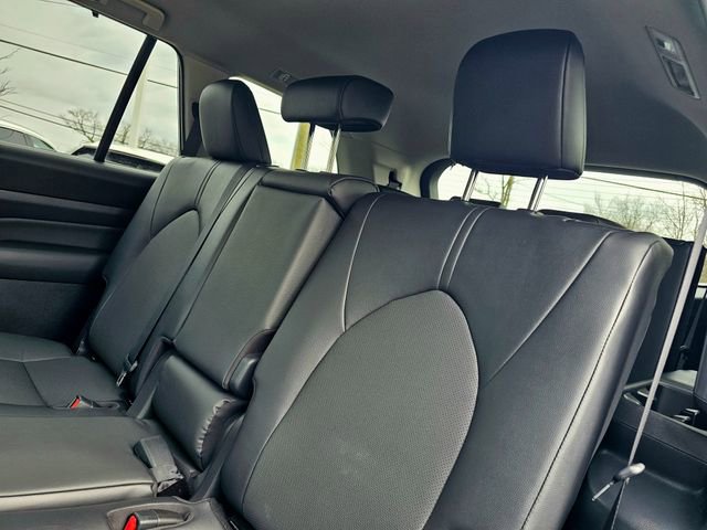 Used 2025 Toyota Grand Highlander AWD image 23