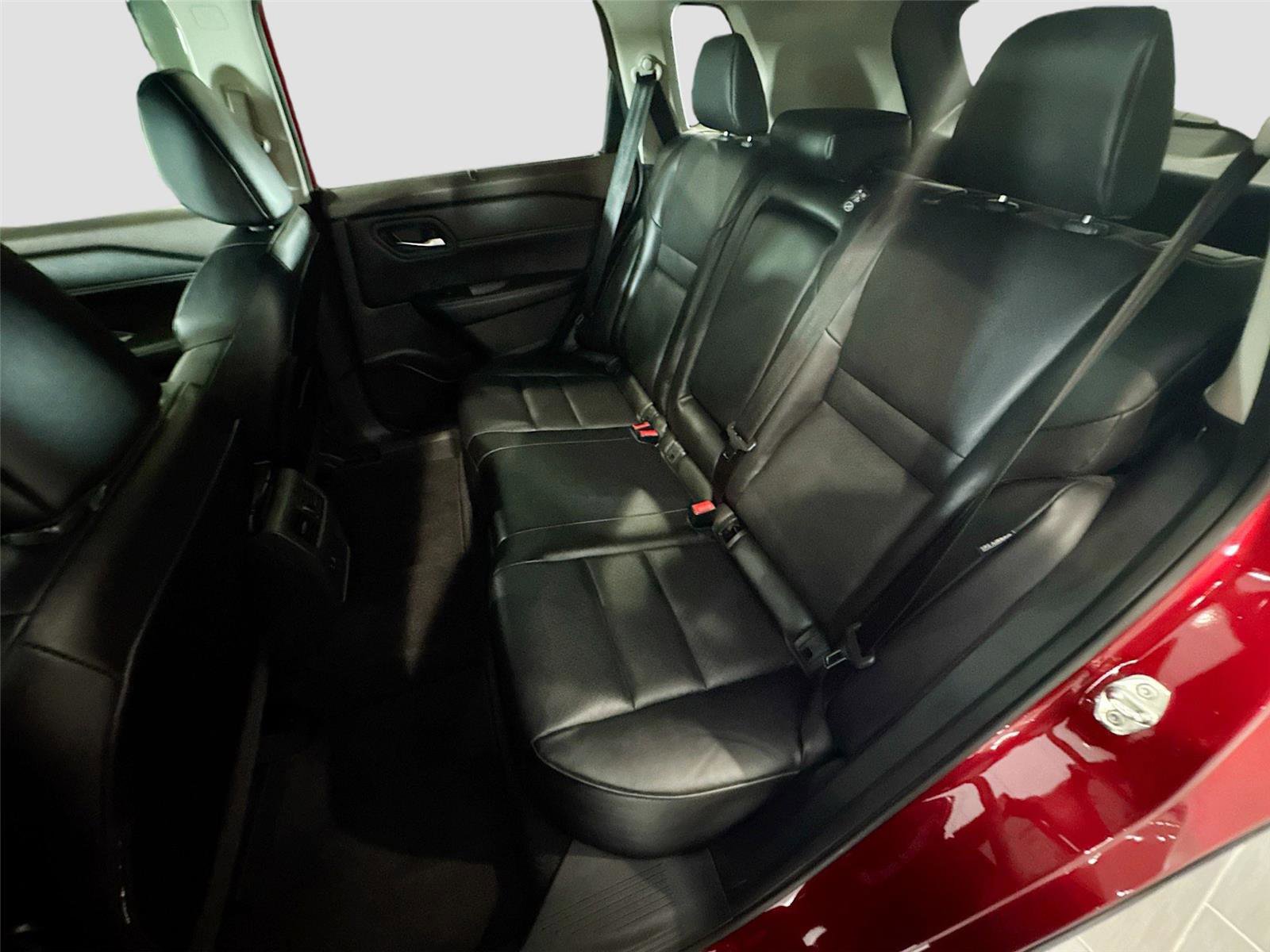 Used 2023 Nissan Rogue SV w/ SV Premium B Package image 16