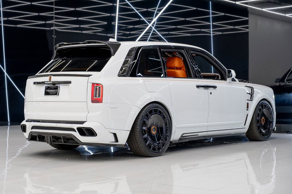 Used 2024 Rolls-Royce Cullinan AWD/4WD image 19