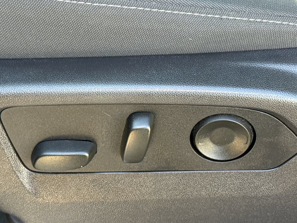 Used 2024 Chevrolet Silverado 1500 LT AWD/4WD image 19