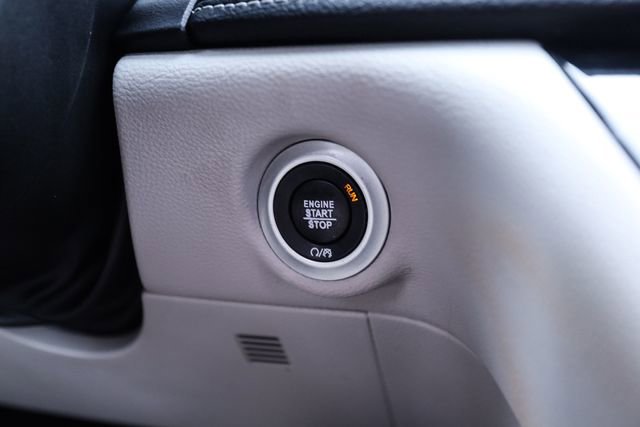 Used 2022 Chrysler Pacifica Touring-L w/ Uconnect Theater Family Group FWD image 40