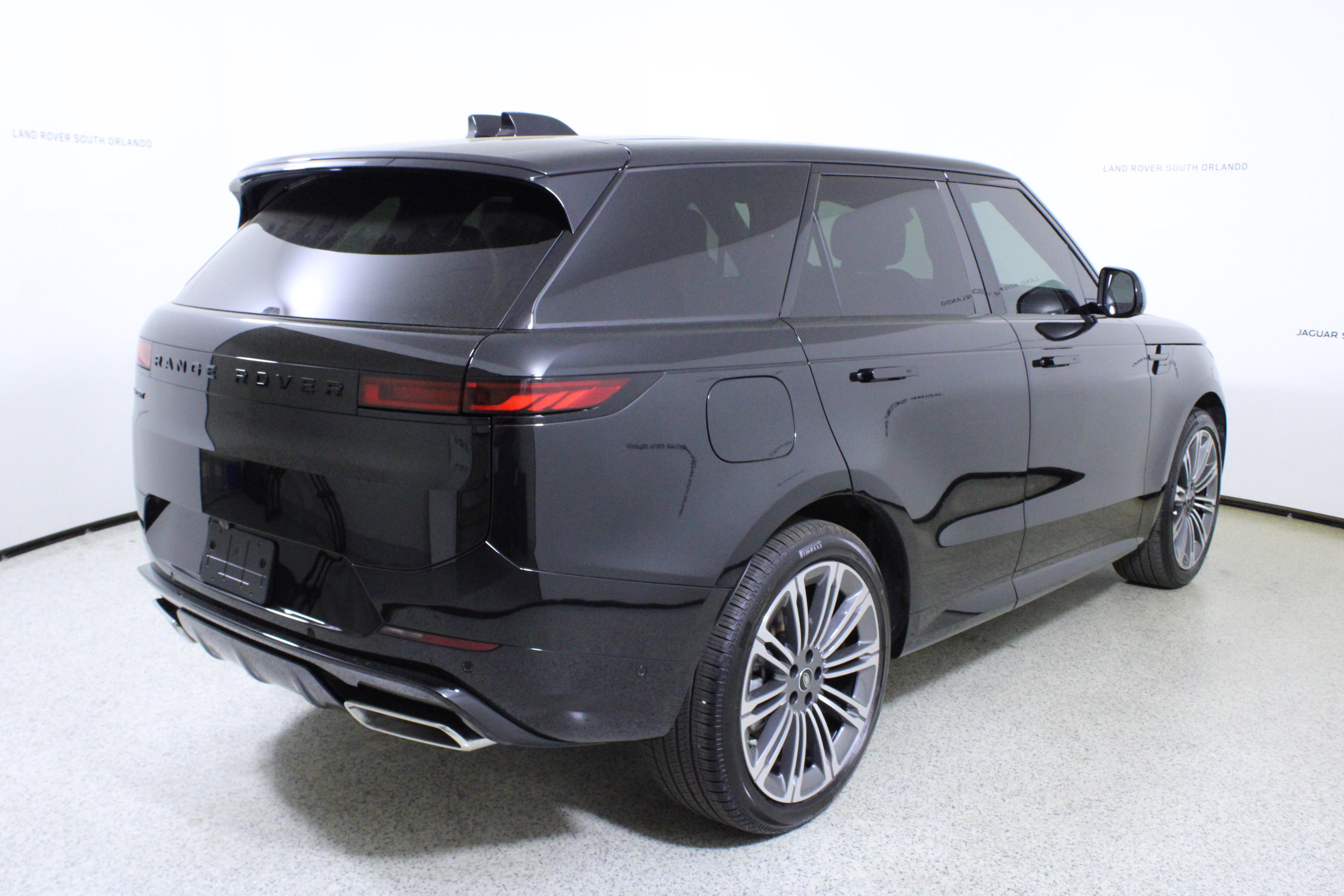New 2025 Land Rover Range Rover Sport Dynamic SE image 7
