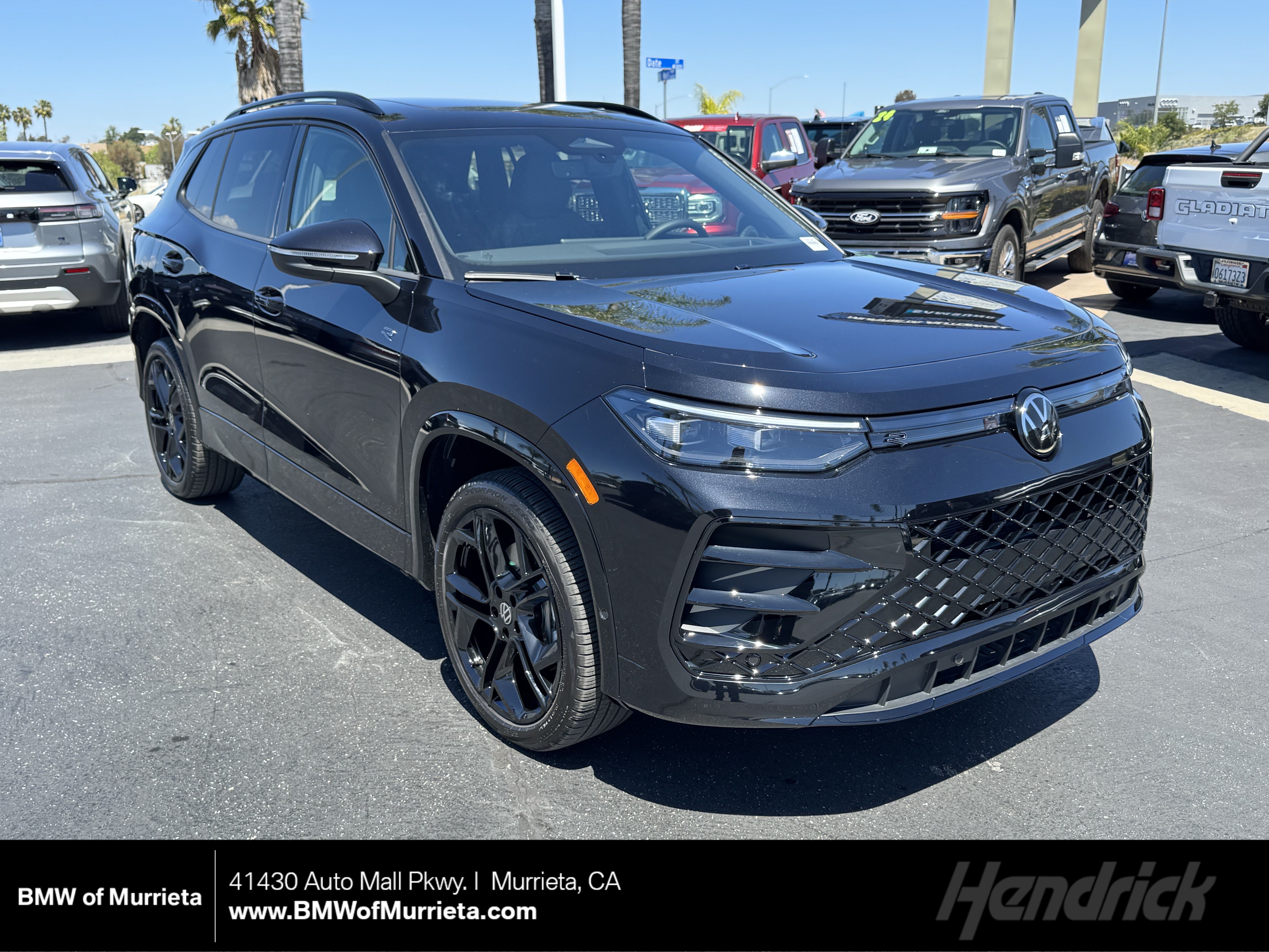 Used 2026 Volkswagen Tiguan SE R-Line AWD/4WD image 1