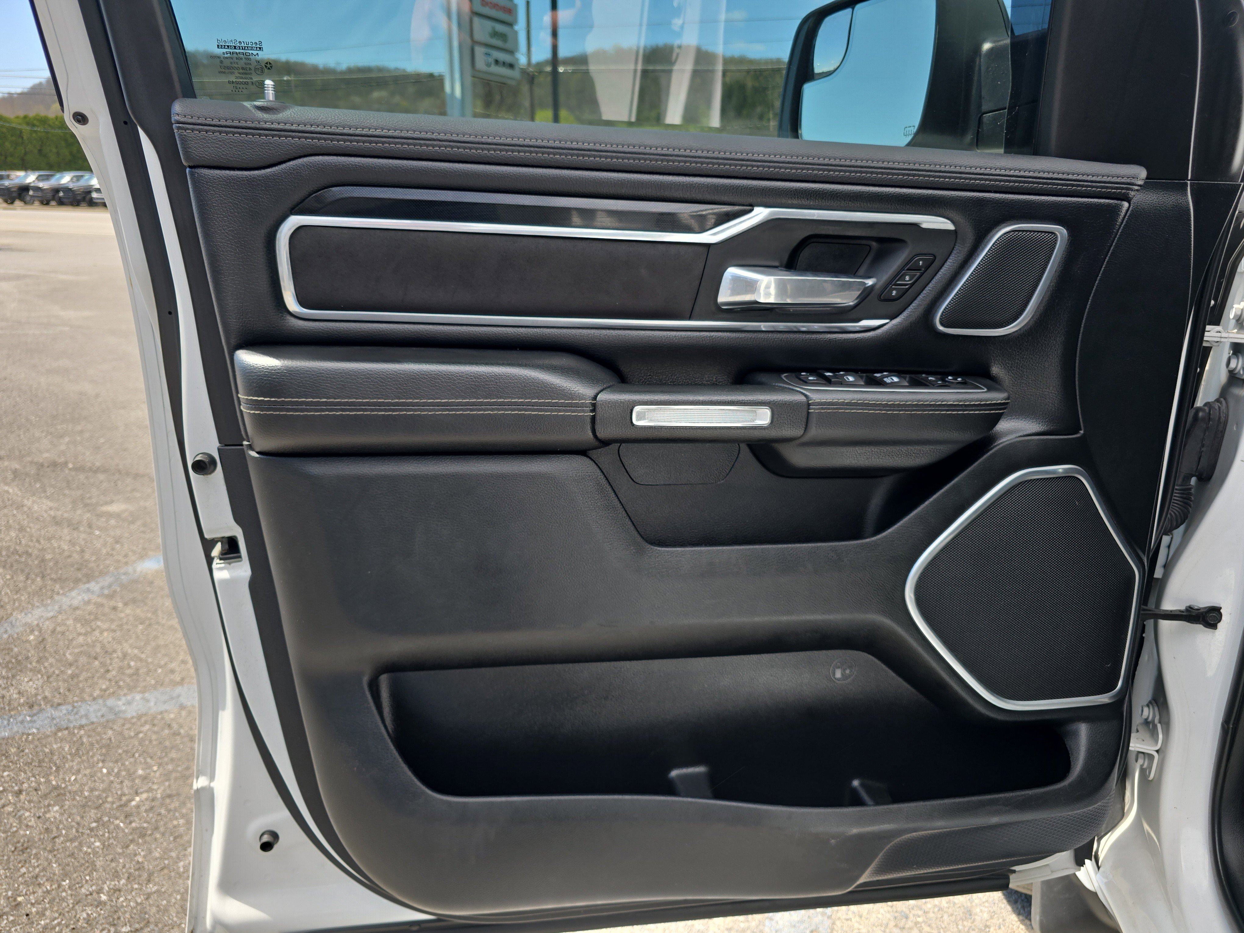 Used 2021 RAM 1500 Laramie AWD/4WD image 18