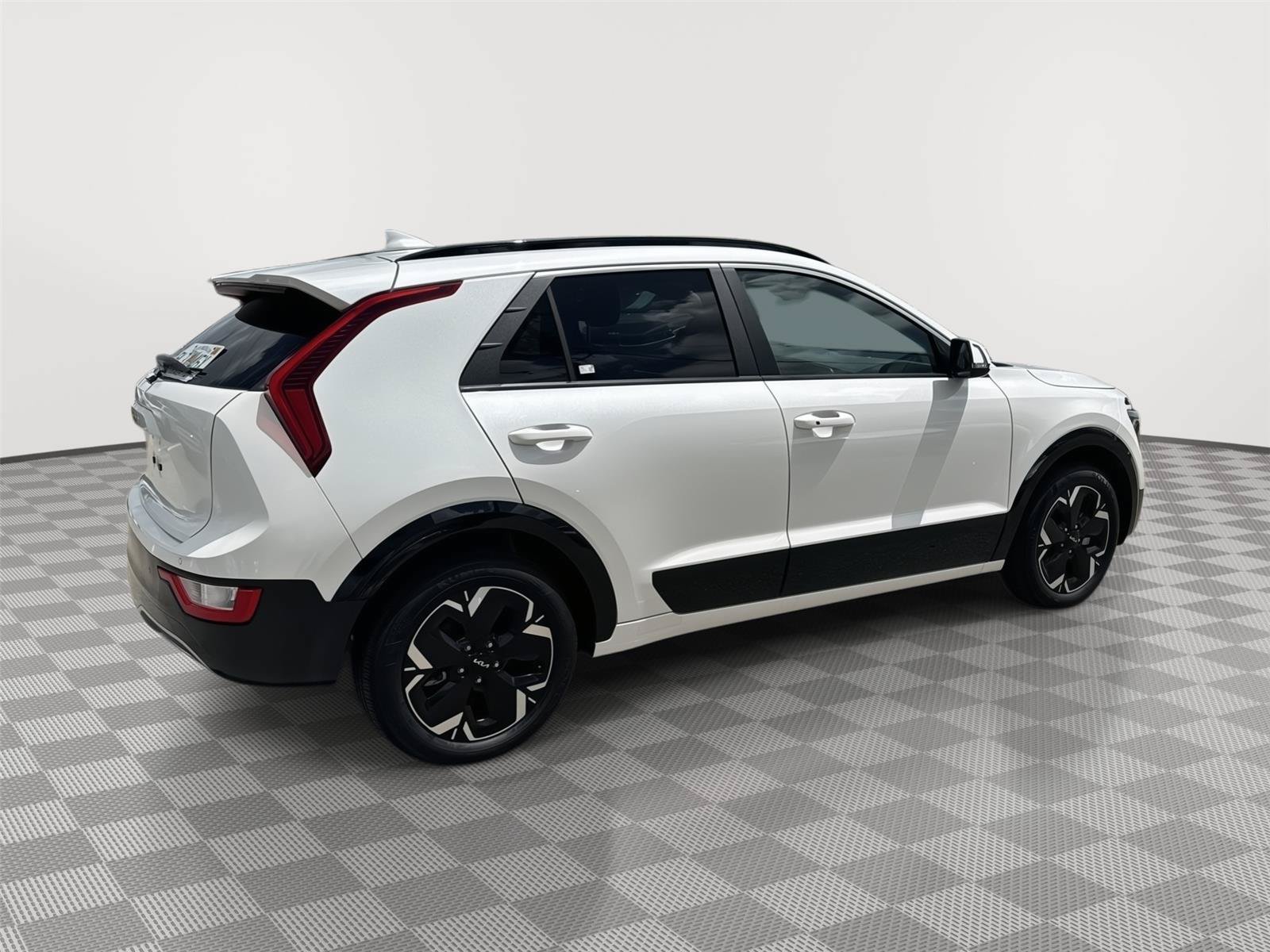 Used 2024 Kia Niro Wind FWD image 4