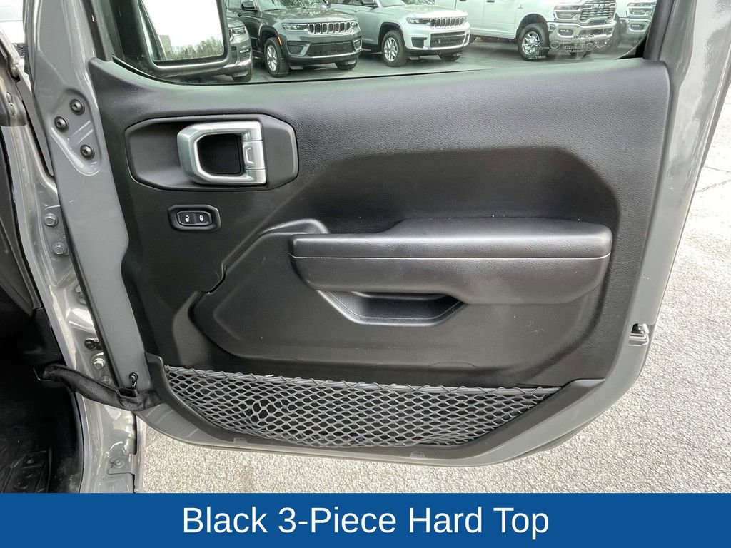 Used 2021 Jeep Gladiator Sport image 16