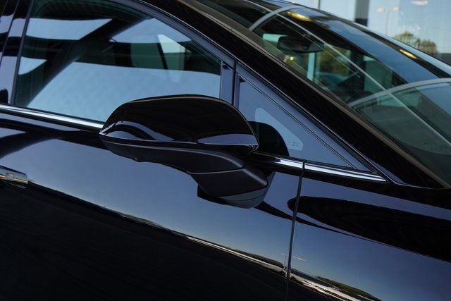 New 2025 Chevrolet Equinox EV LT image 11