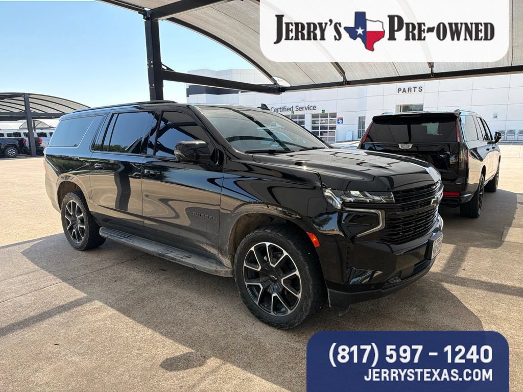 Used 2024 Chevrolet Suburban RST w/ Sport Performance Package AWD/4WD image 2