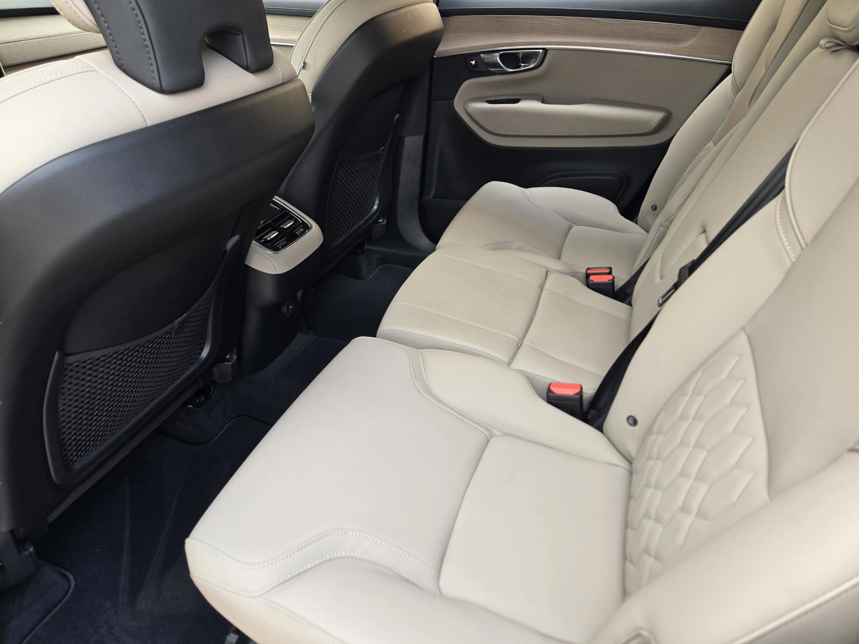Used 2026 Volvo XC90 B6 Plus w/ Protection Package Premier AWD/4WD image 29