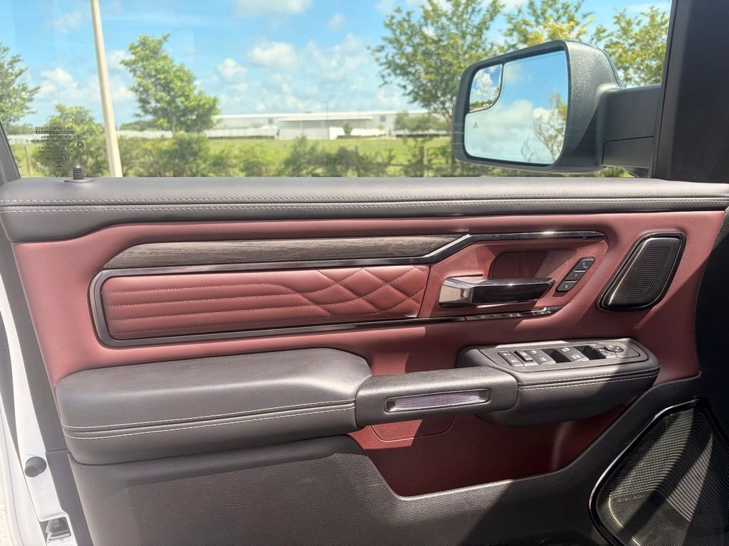 Used 2025 RAM 1500 Limited AWD/4WD image 13