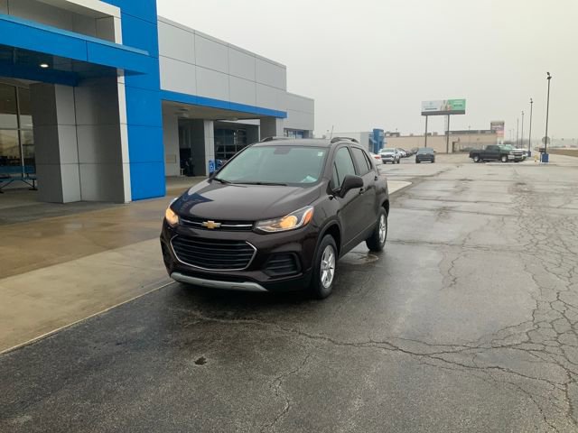 Used 2022 Chevrolet Trax LT w/ LT Convenience Package image 2