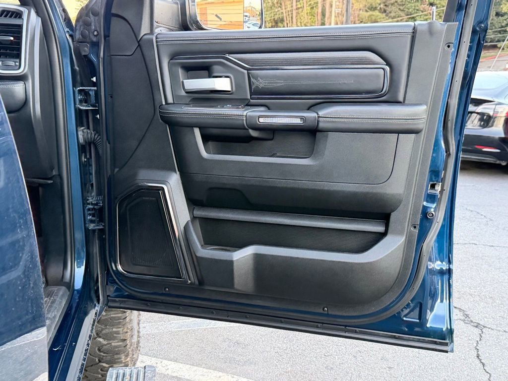 Used 2022 RAM 2500 Limited AWD/4WD image 32