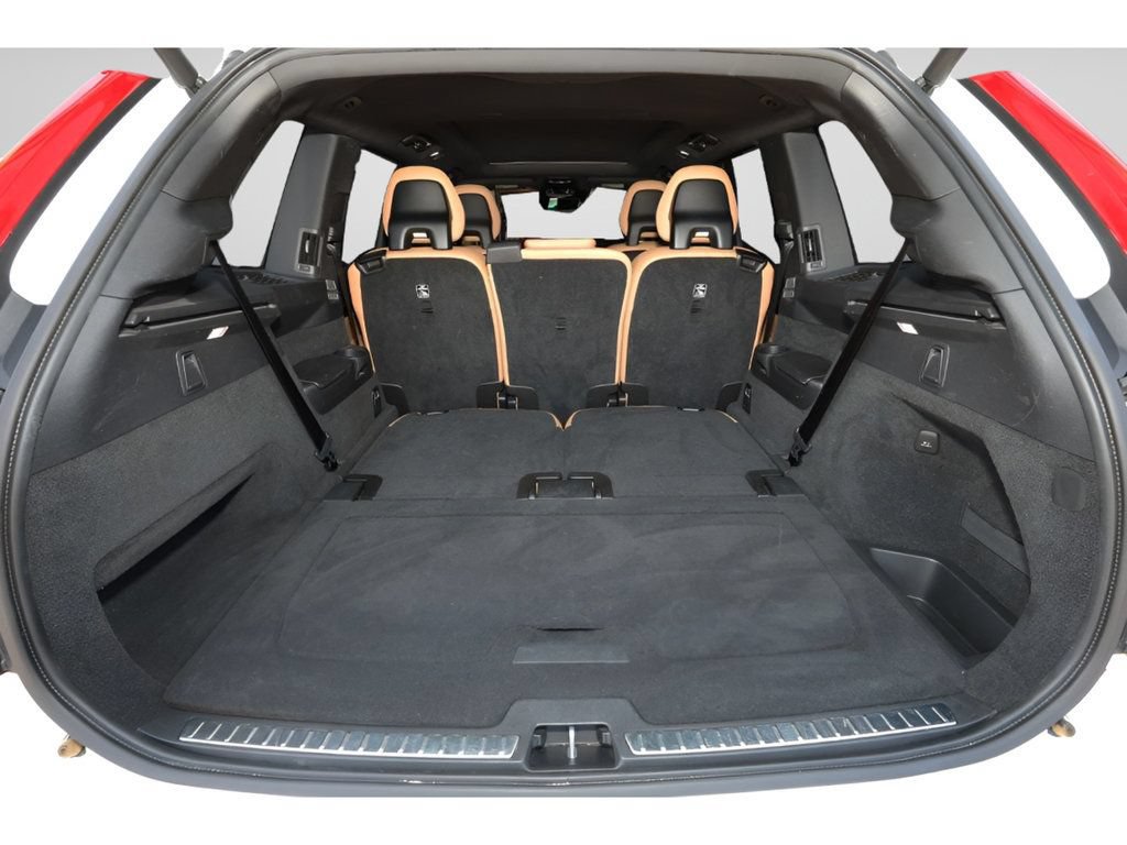 Used 2018 Volvo XC90 T6 Momentum w/ Convenience Package AWD/4WD image 19