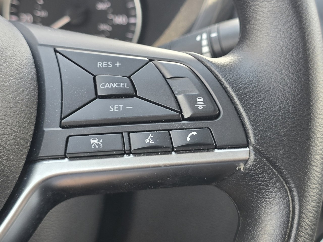 Used 2025 Nissan Sentra SV FWD image 29