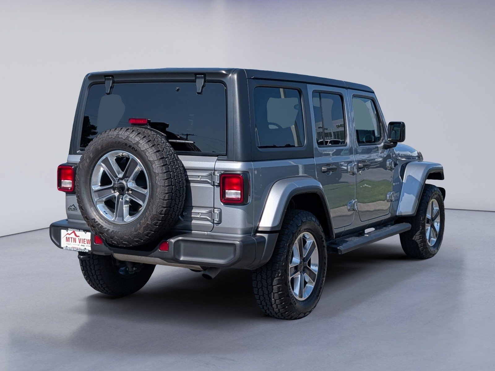 Used 2021 Jeep Wrangler Unlimited Sahara AWD/4WD image 9