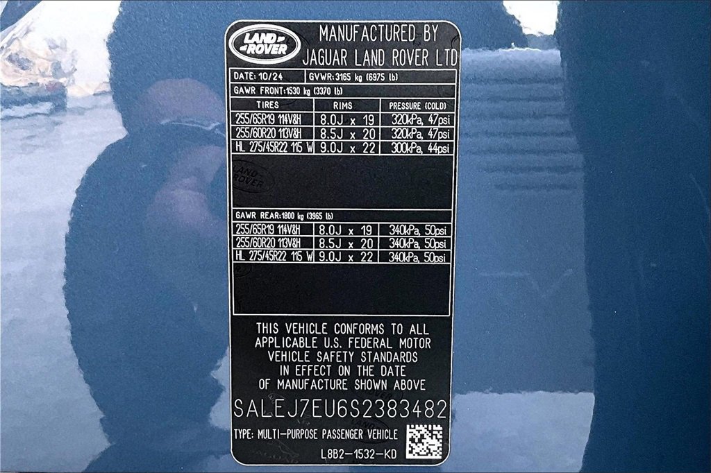 Used 2025 Land Rover Defender 110 S image 17