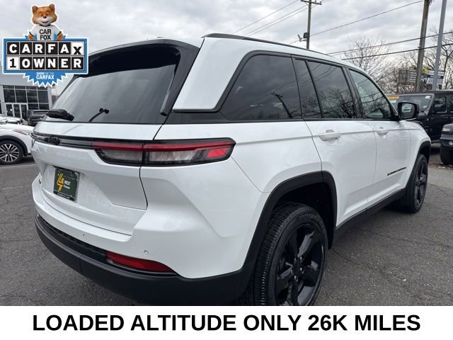 Used 2023 Jeep Grand Cherokee Altitude image 15