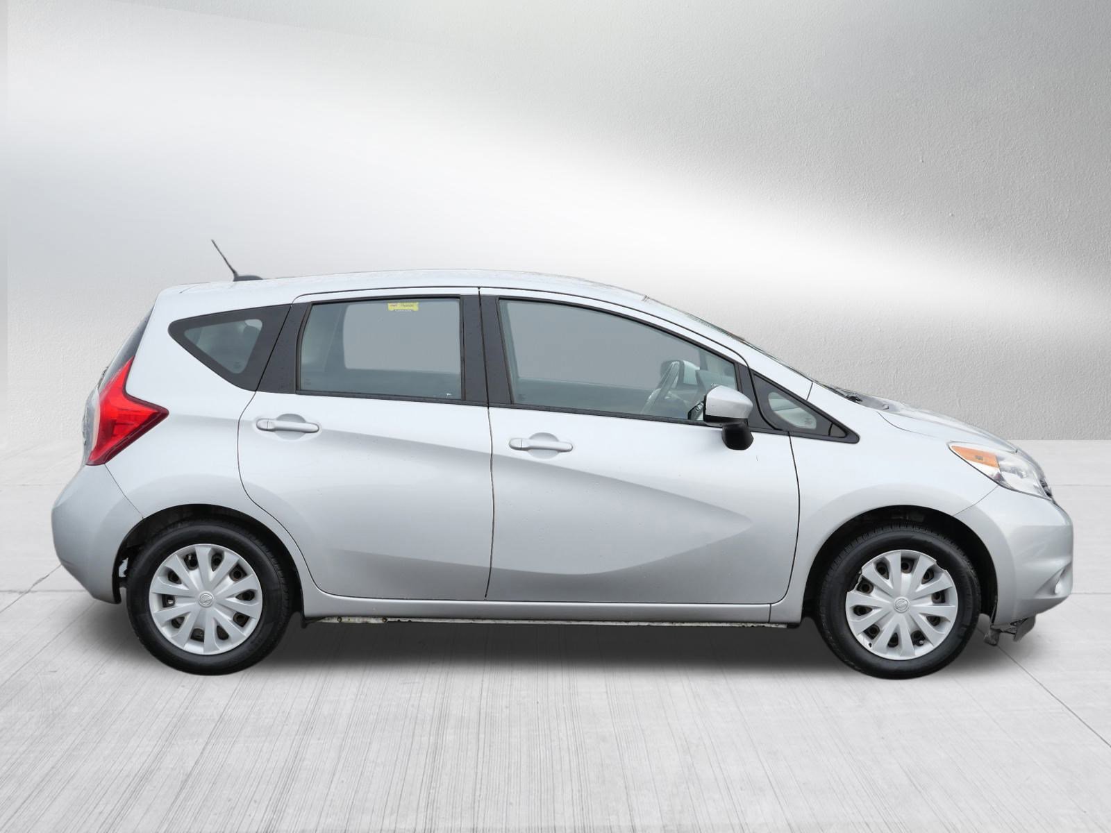Used 2016 Nissan Versa Note SV image 8