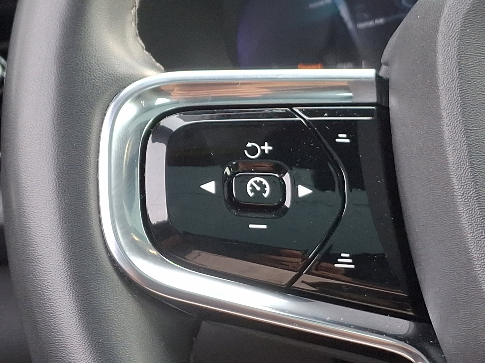 Used 2022 Polestar Polestar 2 w/ Plus Package image 22