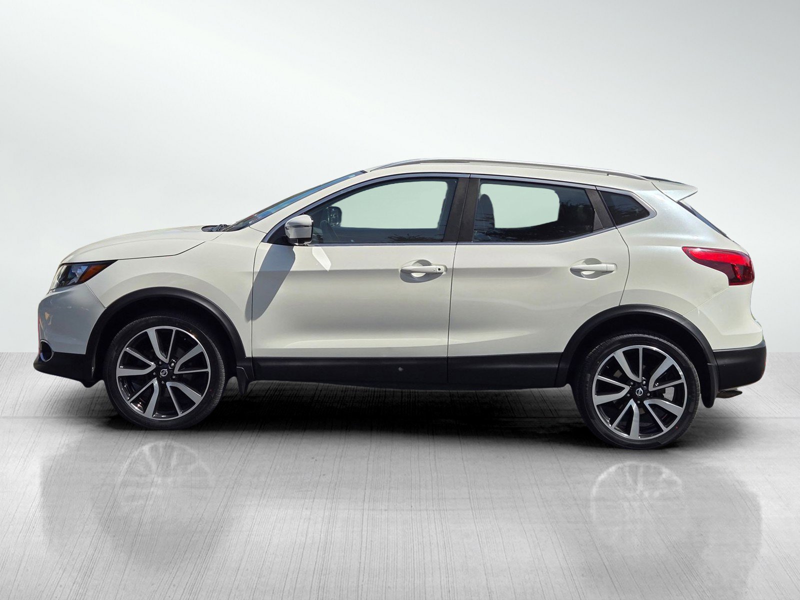 Used 2017 Nissan Rogue Sport SL w/ SL Premium Package image 7