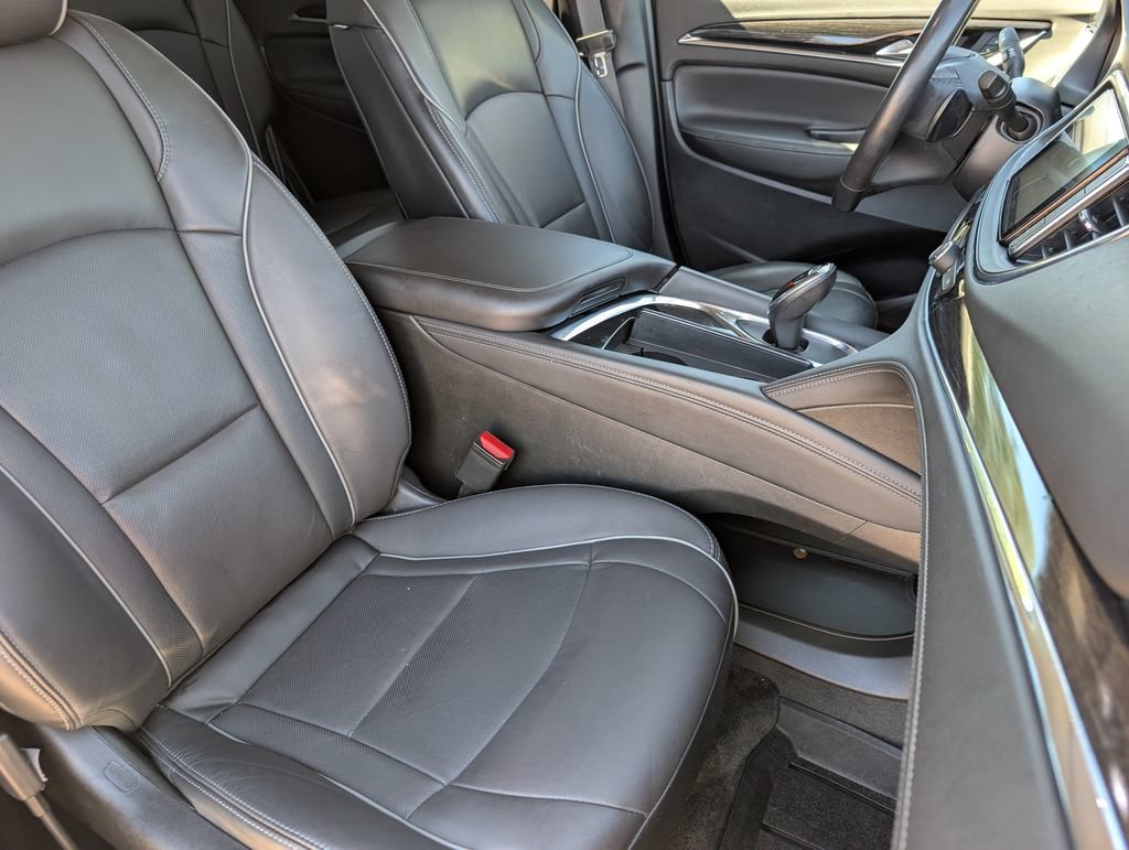 Used 2019 Buick Enclave Avenir w/ Avenir Technology Package AWD/4WD image 23