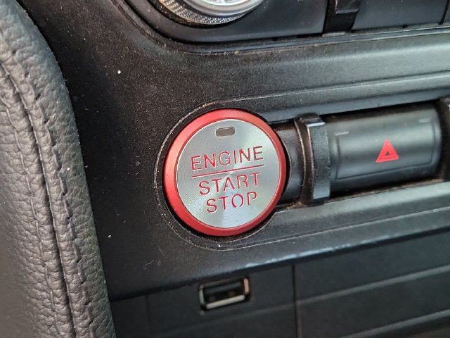 Used 2019 Ford Mustang Coupe RWD image 22