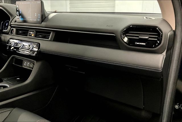 Used 2025 Honda Pilot Touring image 20