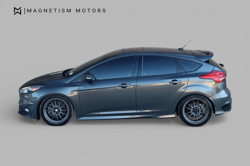 Used 2018 Ford Focus ST w/ Equipment Group 401A image 2