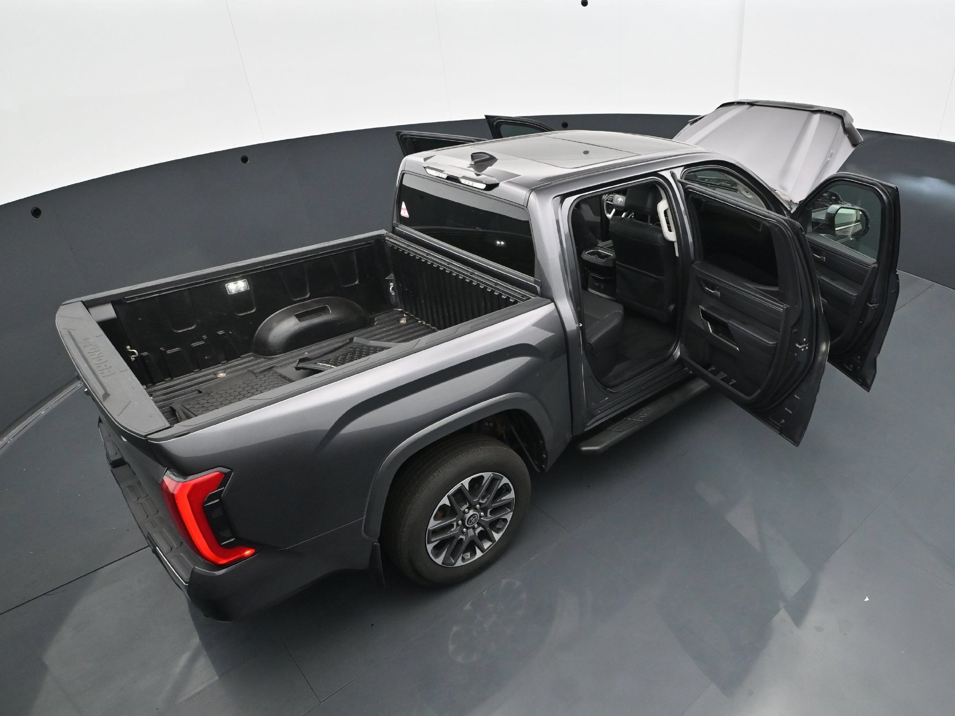 Used 2022 Toyota Tundra Limited AWD/4WD image 39