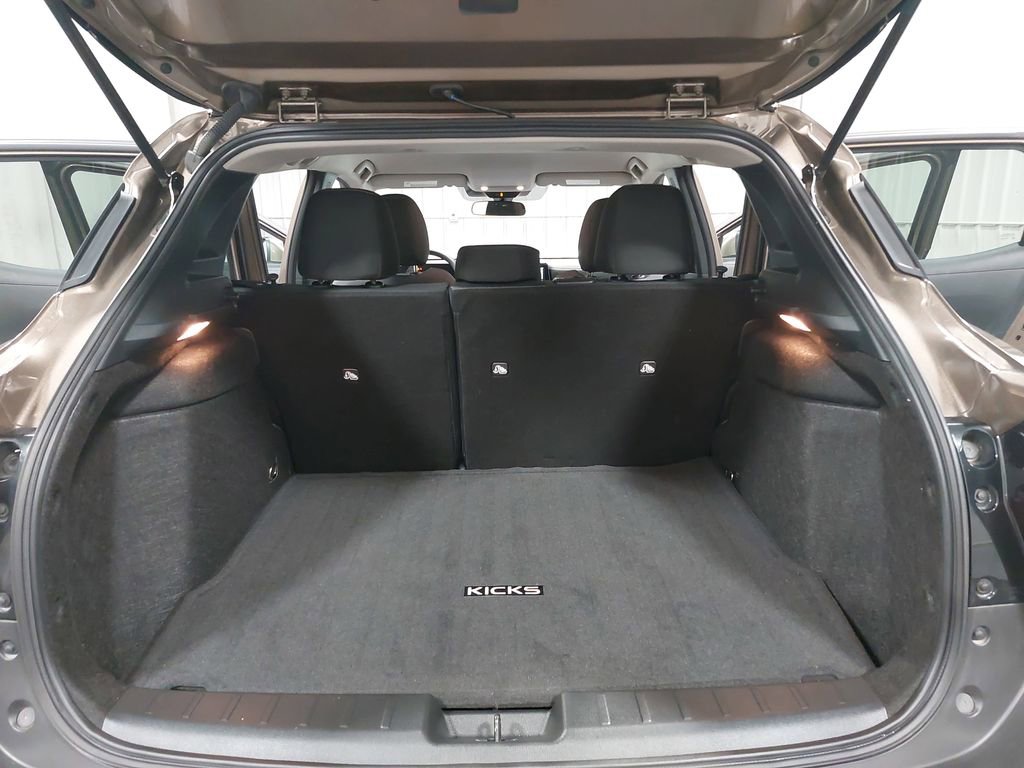 Certified 2025 Nissan Kicks SV image 12