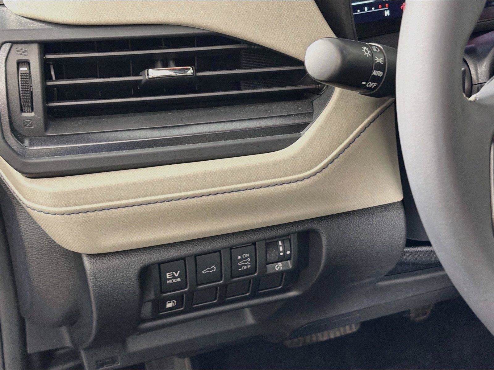 Used 2025 Subaru Forester Premium w/ Protection Package (1PH) AWD/4WD image 17