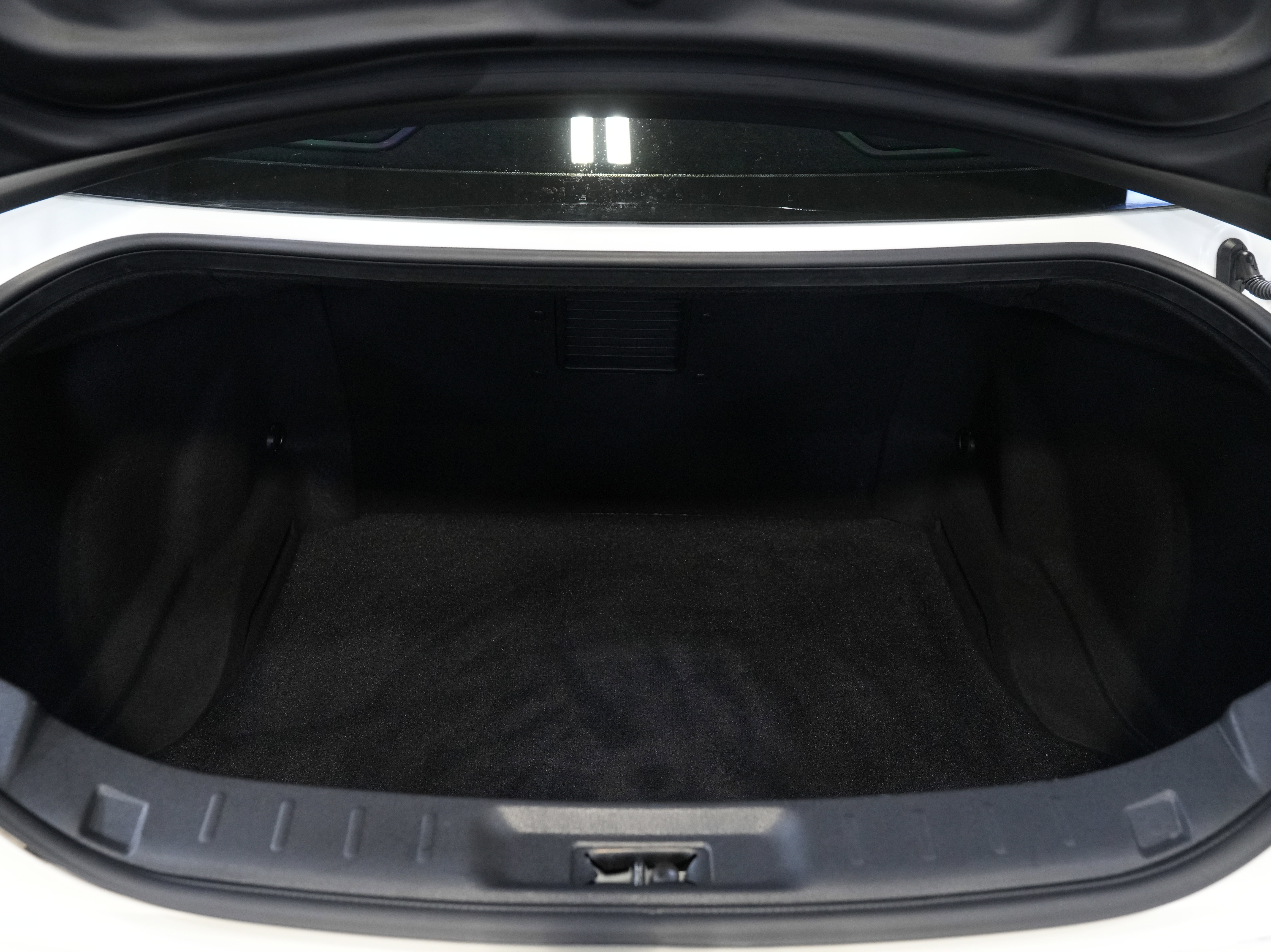 Used 2021 Nissan GT-R Premium image 45