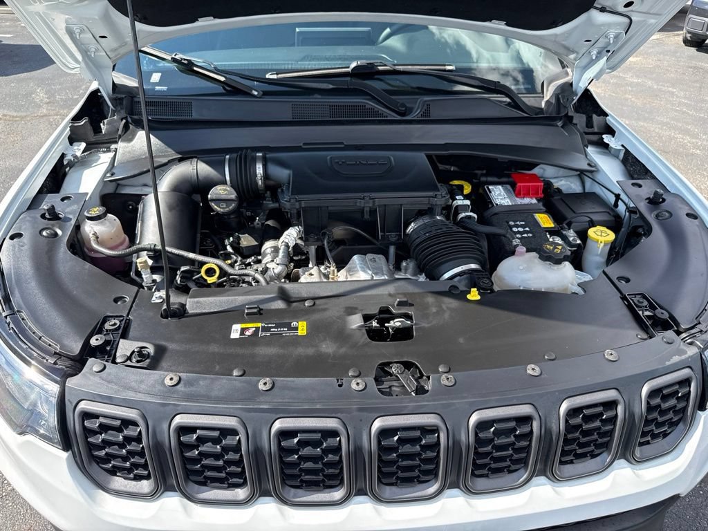 Used 2025 Jeep Compass Trailhawk AWD/4WD image 55
