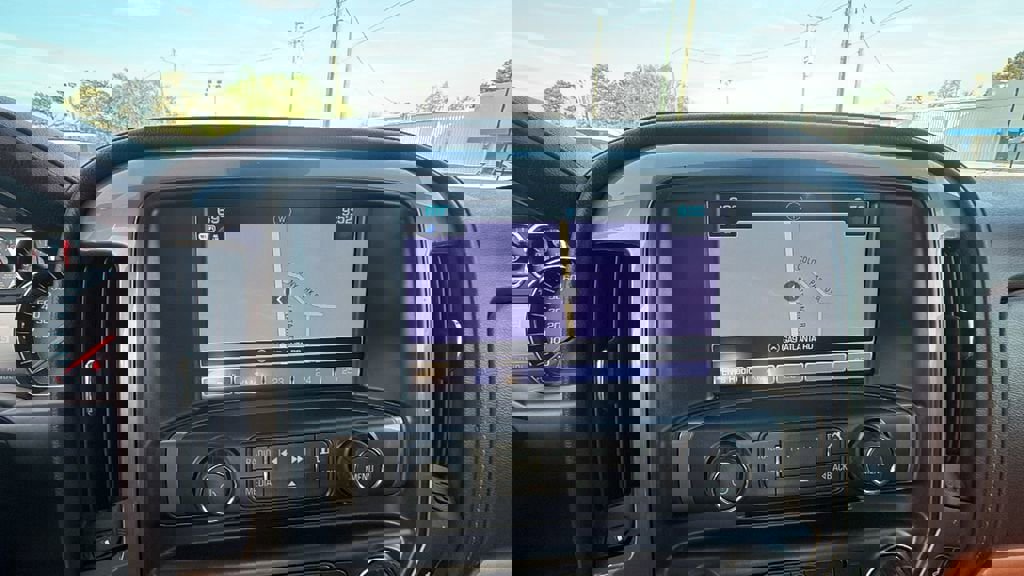 Used 2018 Chevrolet Silverado 2500 High Country w/ Duramax Plus Package image 27