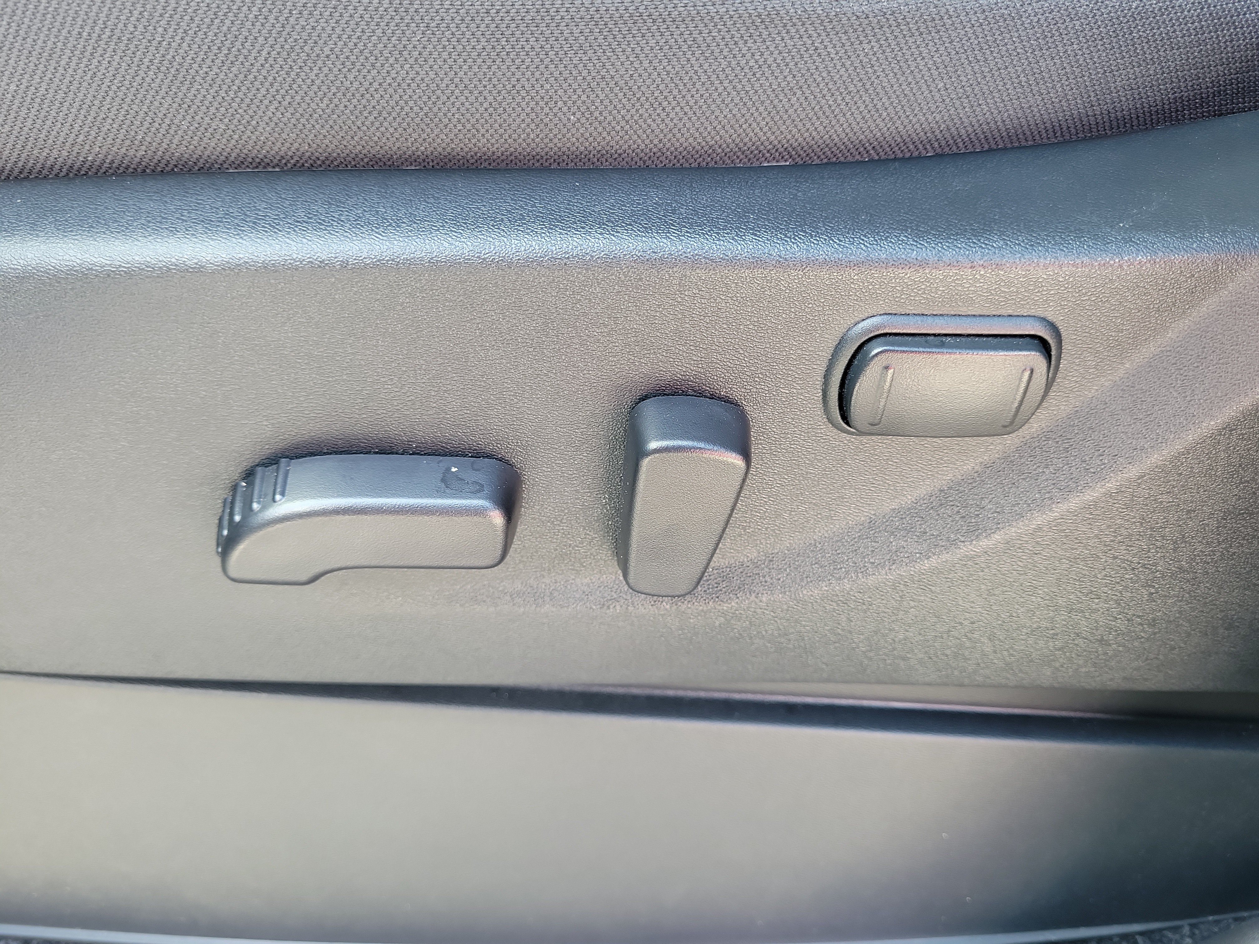 Certified 2025 Nissan Frontier SV RWD image 12