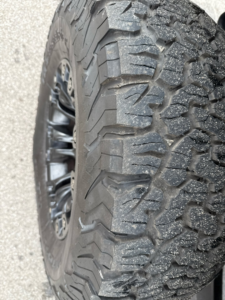 Used 2017 Ford F350 Lariat w/ Snow Plow Prep Package image 9