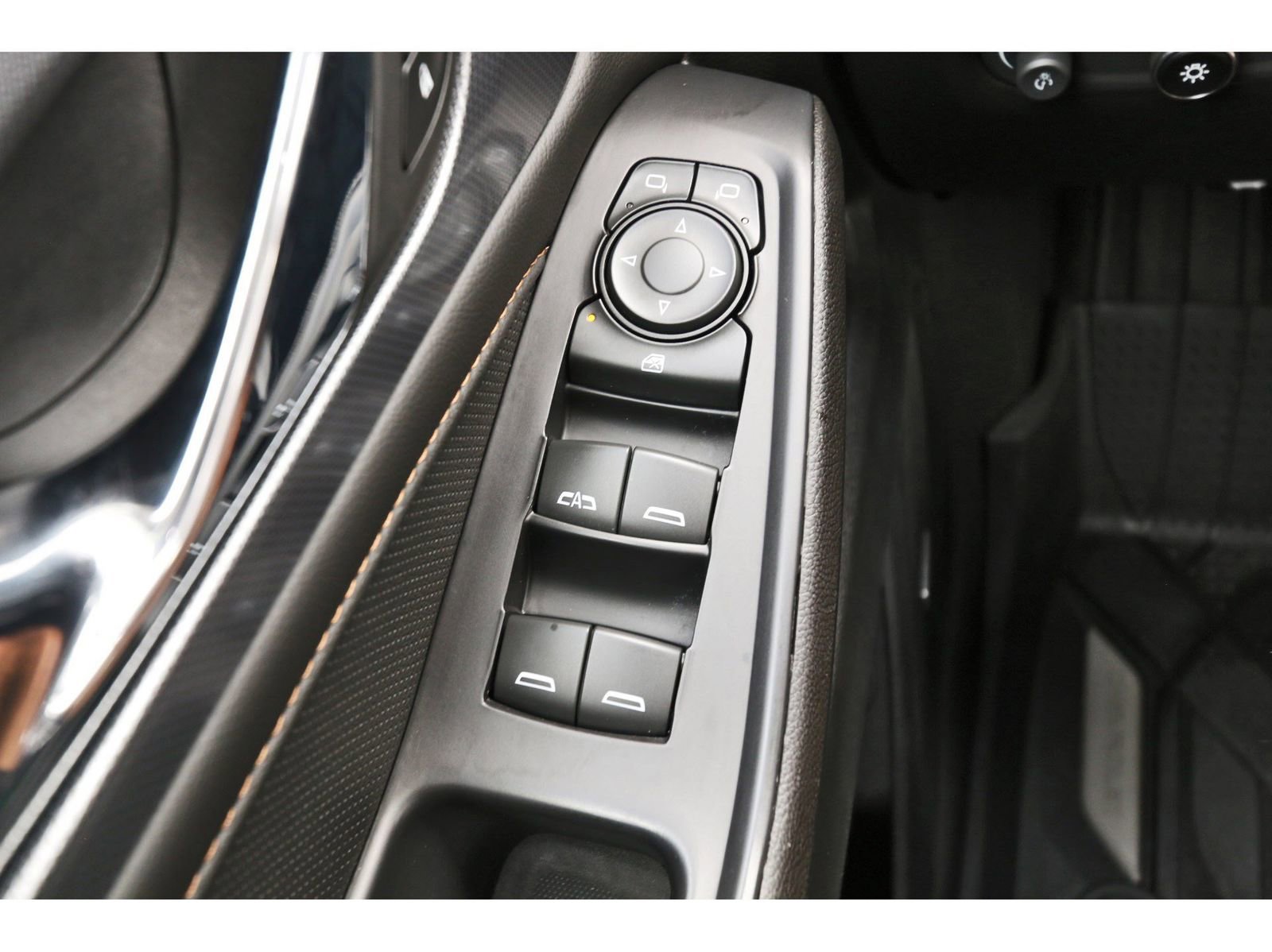Used 2021 Chevrolet Traverse Premier w/ LPO, Floor Liner Package FWD image 24
